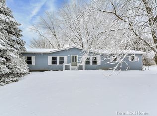 195 W Fuller Dr, Waterman, IL 60556