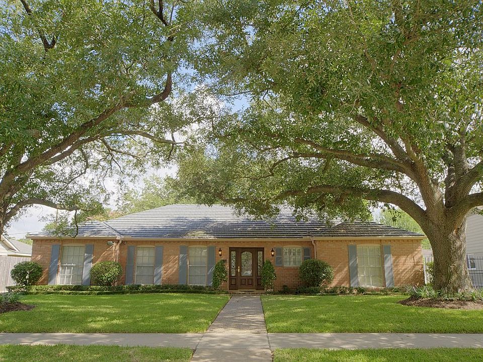 1st image of 4922 Glenmeadow Dr