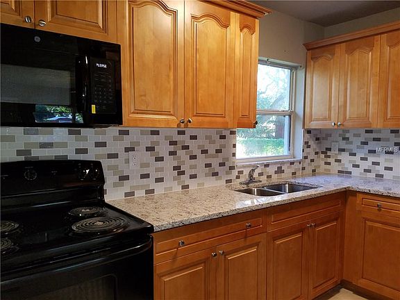 5th image of 7506 Melaleuca Ln