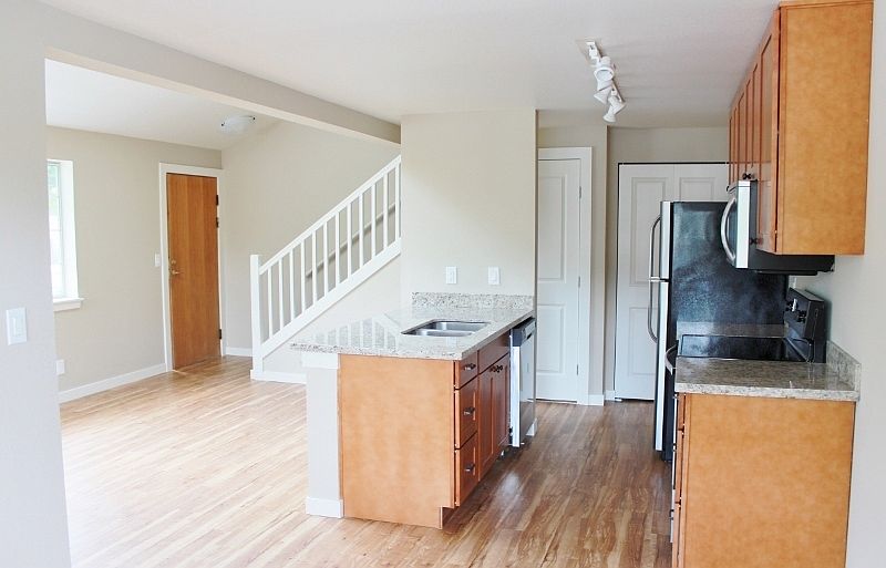 1st image of 808-810 2nd Ave #810-2