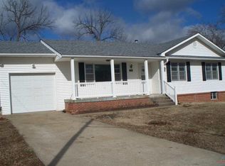 1064 Sycamore Dr, Warsaw, MO 65355