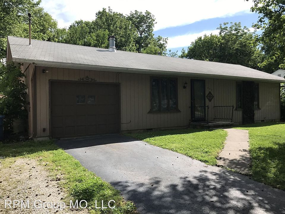 2nd image of 803 W Minota St