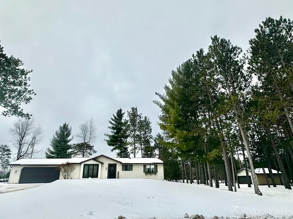 857 Colleen Circle Dr, Quinnesec, MI 49876