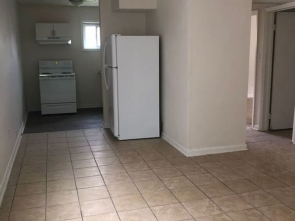 3rd image of 642 Dresden Dr #642