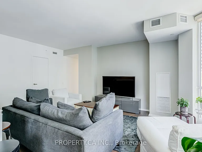 45 Charles St E #502 — Photo 11