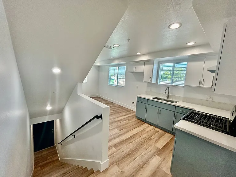 8418 S Main St — Photo 36