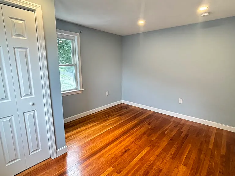 29 Newton Pl #B — Photo 11