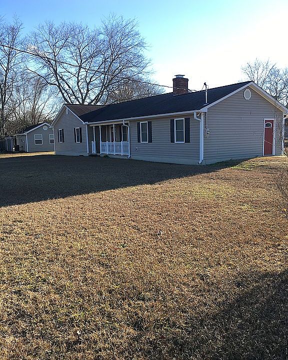 1st image of 225 Oakwood Dr