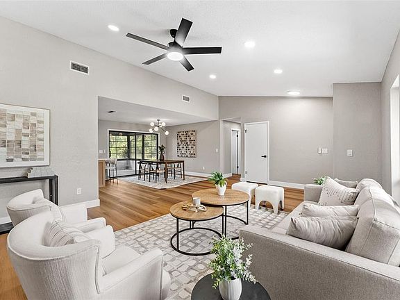 3rd image of 117 POINCIANA ROAD