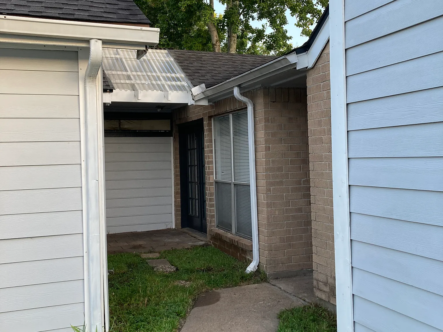 3 bed, 1396 sqft, $1,650 — Photo 1