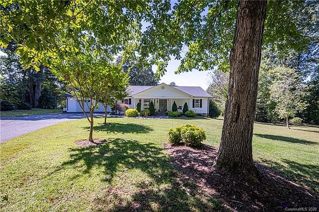 1st image of 4300 Spruce Dr