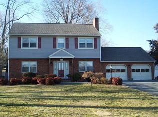 6420 Ridgeview Dr, Roanoke, VA 24019