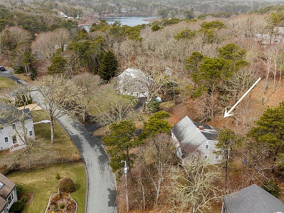 2nd image of 25 Wood Valley Road
