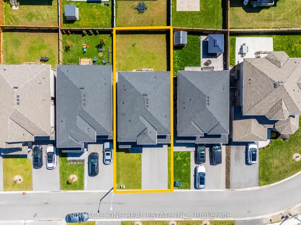 232 Midland Pl, Welland, ON L3B 0H4