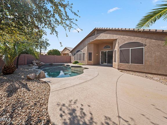 5th image of 4315 E REDWOOD Lane