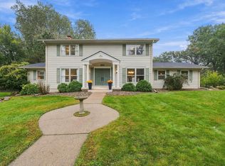 486 Rimrock Dr, Apple Valley, MN 55124