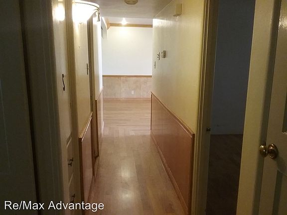 5th image of 2514 General Bradley St NE