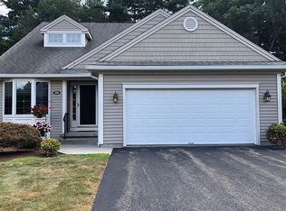 370 Pinehurst Dr, East Longmeadow, MA 01028