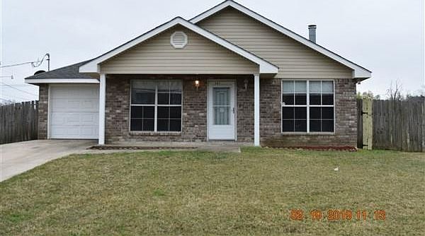 1st image of 401 Pelican Ln