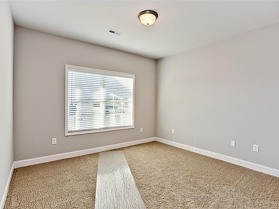 5th image of 44 Moore Farm Cir NW