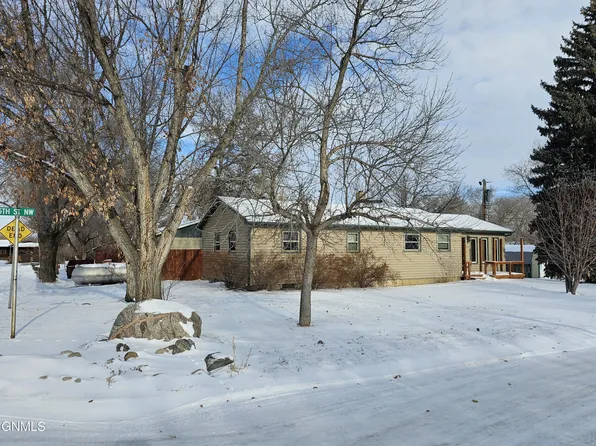 322 5th St NW, Hazen, ND 58545