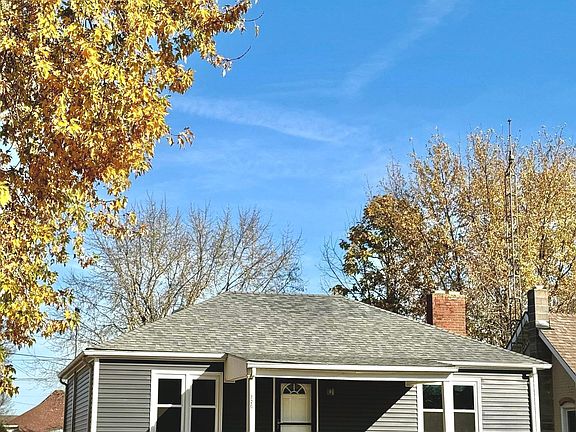 2nd image of 820 E Main St