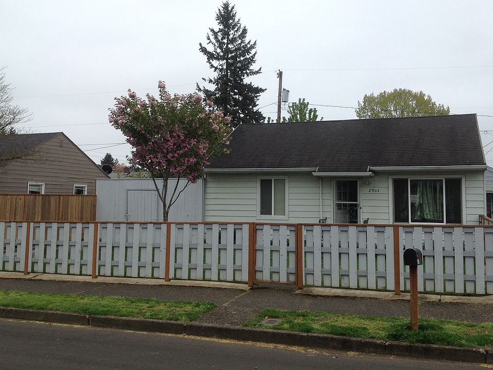 1st image of 2905 E 25th St