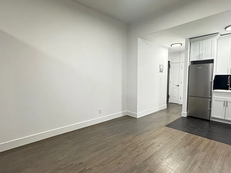 19 E 21st St #4C — Photo 8