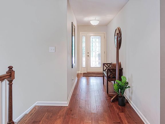 5th image of 209 Lepanto Ave