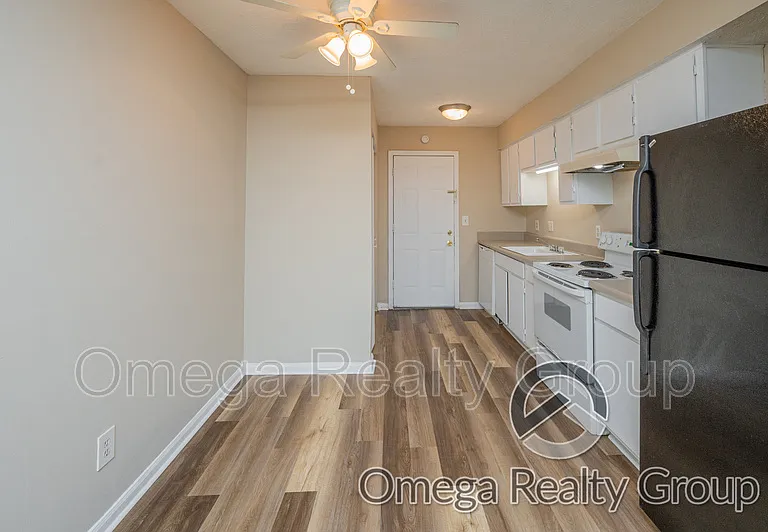 Lakeridge Apartments — Photo 28