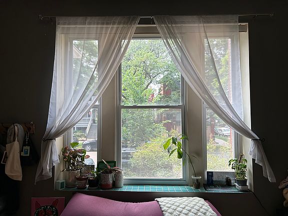 3rd image of 1054 W Wellington Ave #1