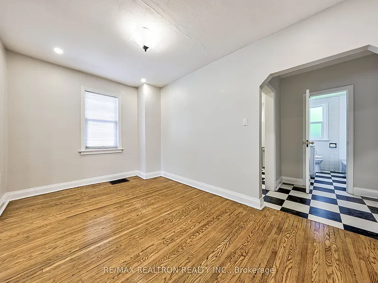 69 Harlandale Ave — Photo 16
