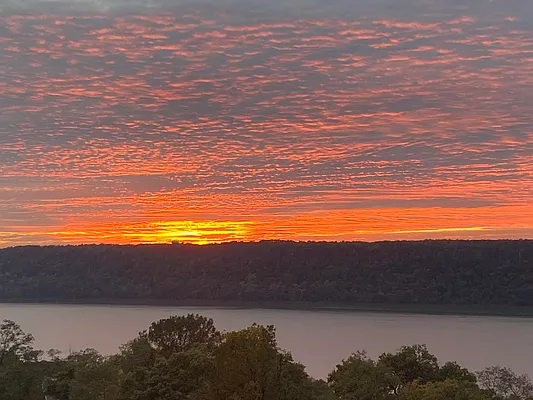 Sold by Compass | media 22