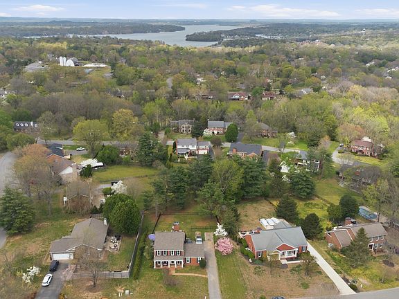 4th image of 4811 Wayside Dr