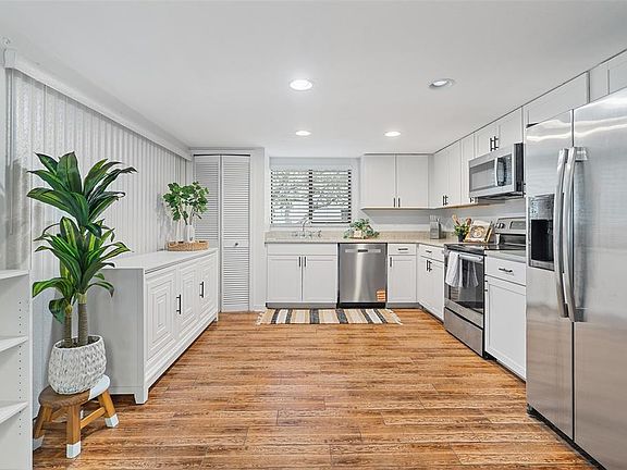 4th image of 1000 WINDERLEY PLACE #141