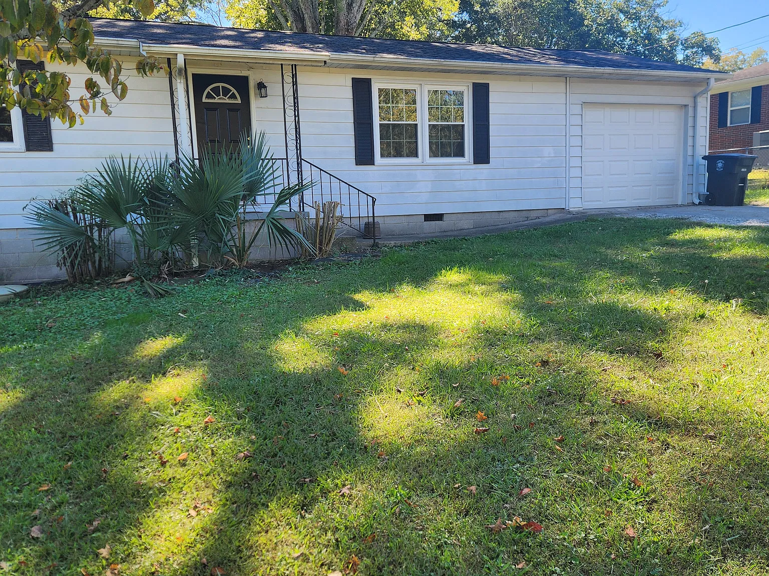 3 bed, 1272 sqft, $1,295 — Photo 2