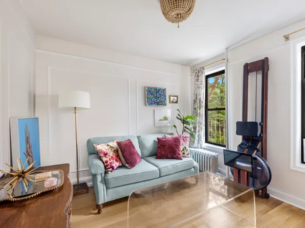 227 West 11th Street 43 image 1 of 5
