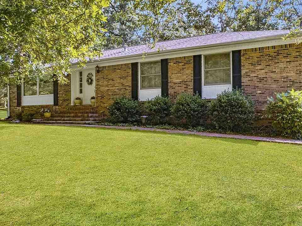 1st image of 24 Nottingham Ln