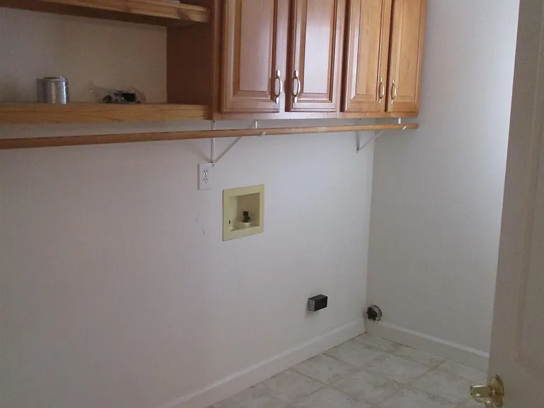 9153 Parliament Cir — Photo 28