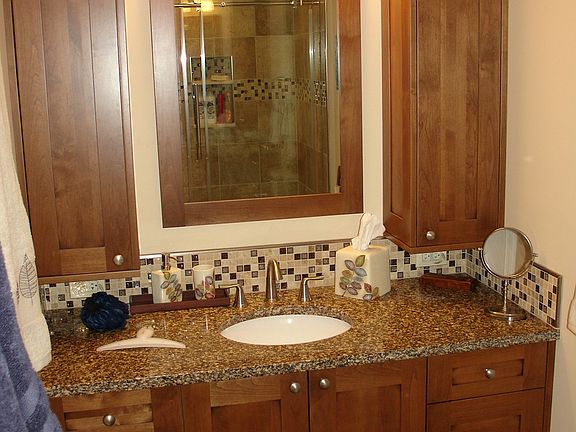 2nd floor hallway bathroom 1