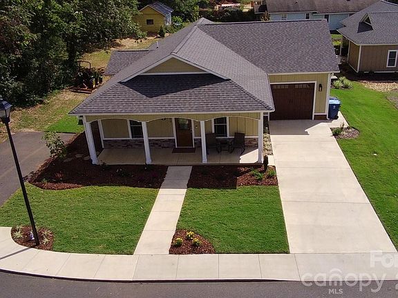 2nd image of 162 Red Oak Dr