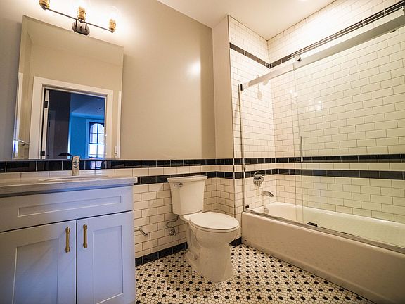 4th image of 22 N Park Row #202