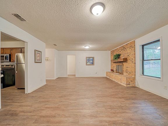 2nd image of 204 Cedarcrest Dr