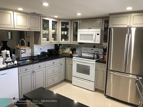 2nd image of 2202 Lucaya Bnd APT F1