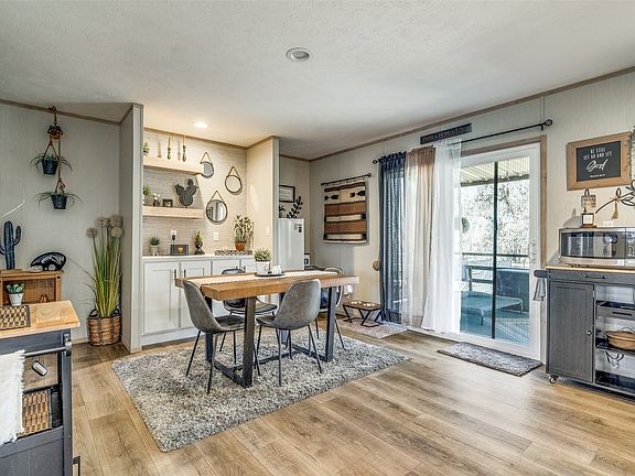 4th image of 344 Hometown Way