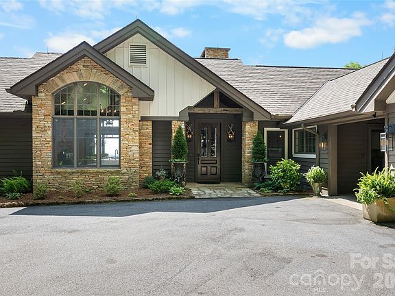 2nd image of 100 Meadow Ridge Dr