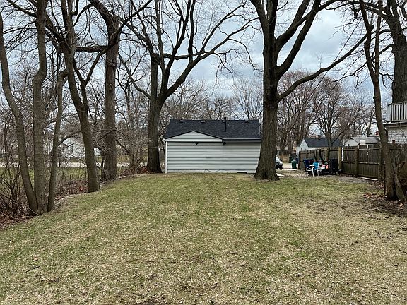 3rd image of 2310 Honore Ave