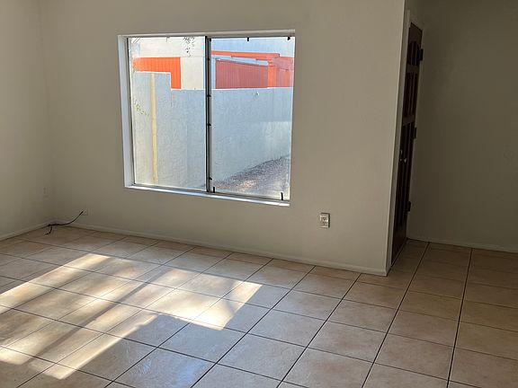 5th image of 4746 W Palmaire Ave