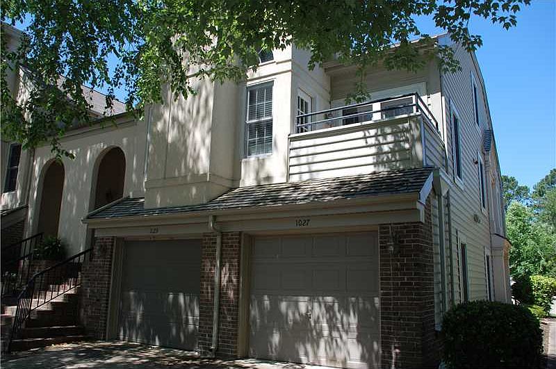 2nd image of 1027 Hanson Way