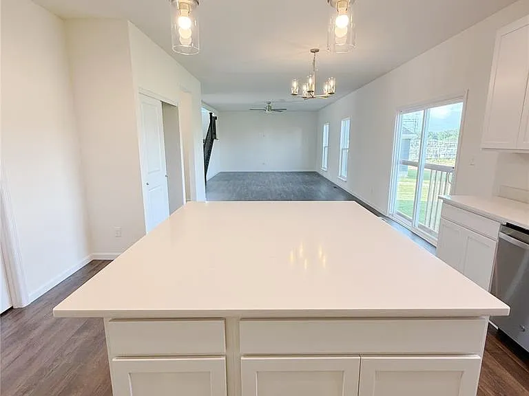 302 Windmill View Ct — Photo 16